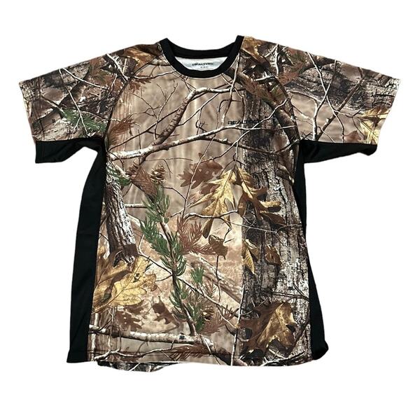 Realtree Camo Mens Medium Polyester Short Sleeve T-Shirt with black sides. - Picture 1 of 3